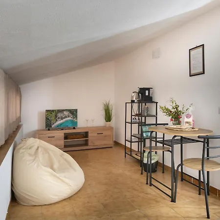 Casa Di Nonno Giovannino 게스트하우스 팔라우